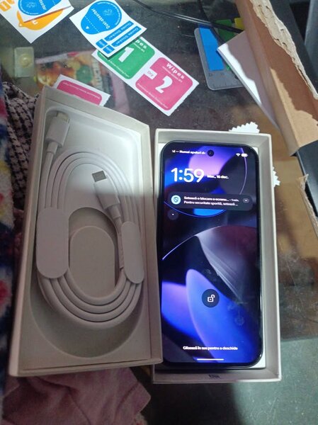 Google Pixel 9 Full Box